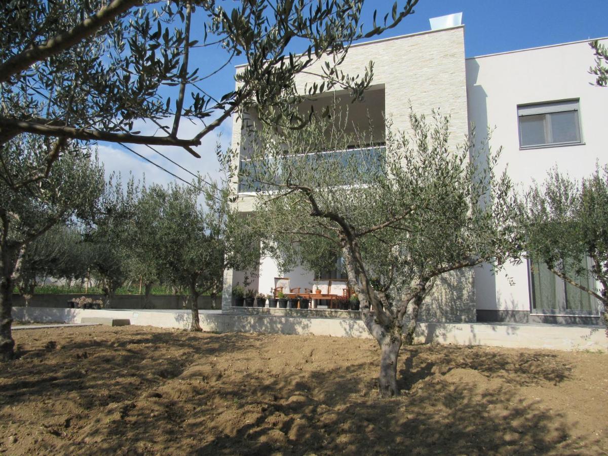 Olives Garden Lägenhet Trogir Exteriör bild