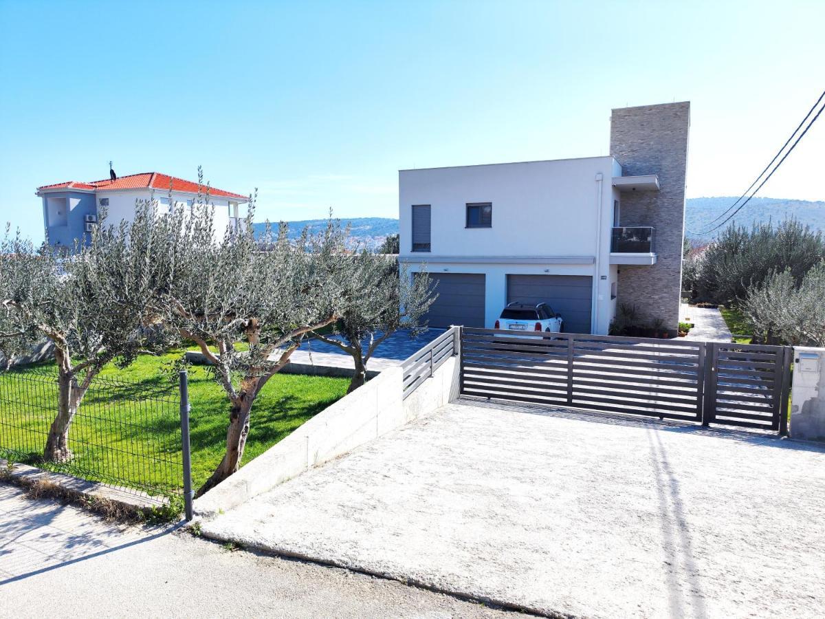 Olives Garden Lägenhet Trogir Exteriör bild
